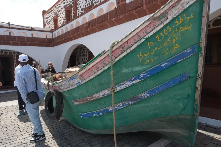 Exposici'on La ruta canaria, 30 años de migración y muerte (2)