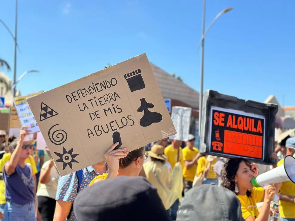 Mensajes de las manifestaciones en Corralejo, el 20 de octubre (8)