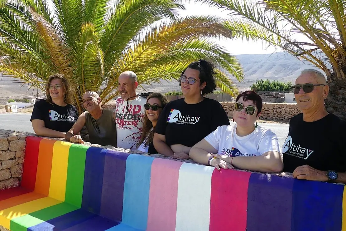 Mobiliario arcoíris por el Orgullo LGTBIQ+ (1)