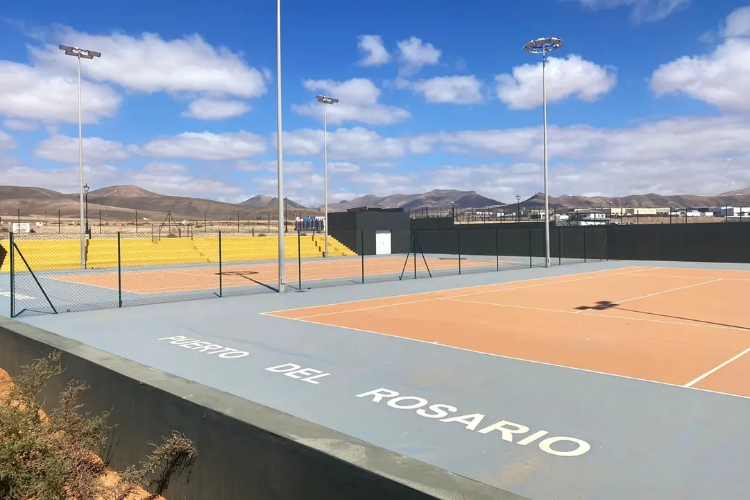 Canchas de tenis y pádel en Puerto del Rosario.
