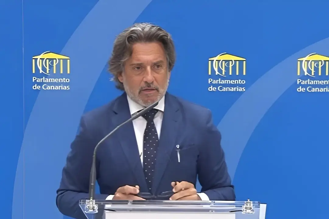Gustavo Matos comparece en el Parlamento de Canarias.