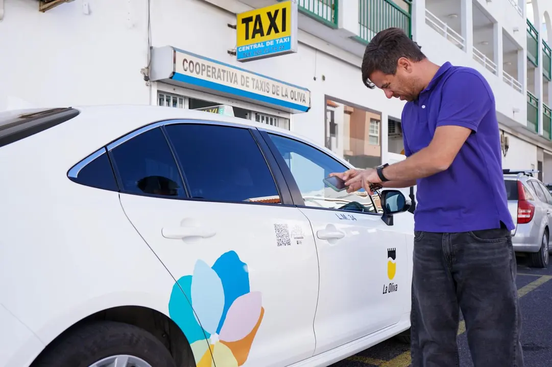 Rotulación de taxis en la campaña de ‘La Oliva Actitud Ambiental’.