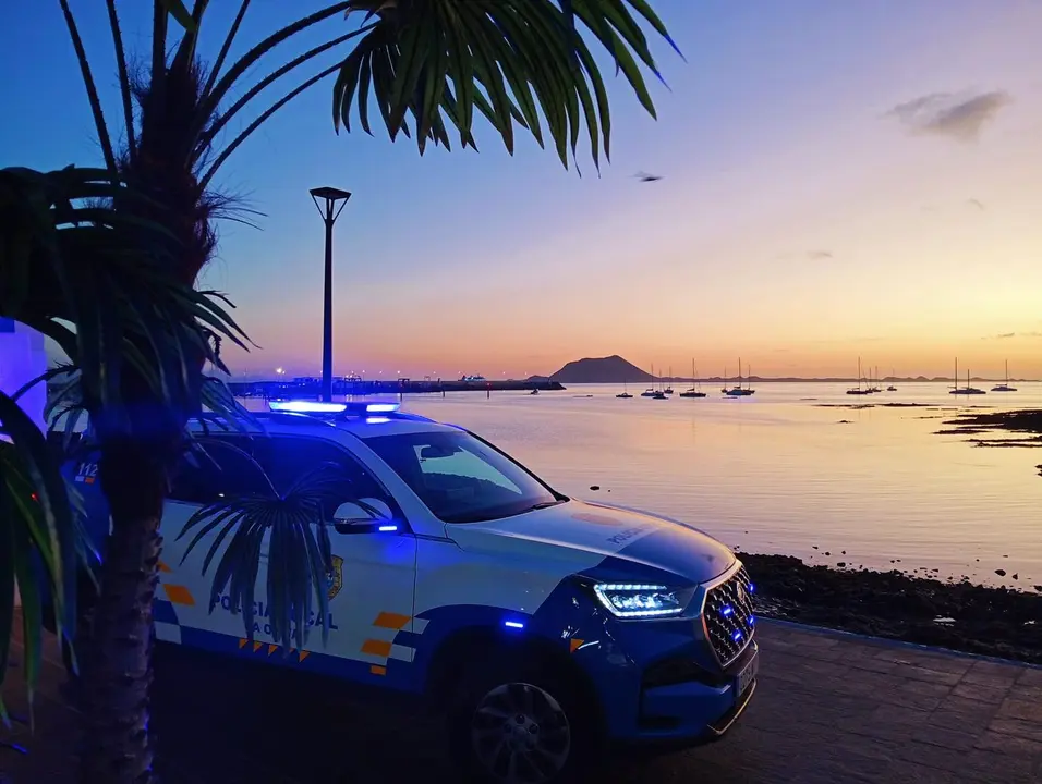 Imagen de la Polic&iacute;a Local de La Oliva, en Corralejo.