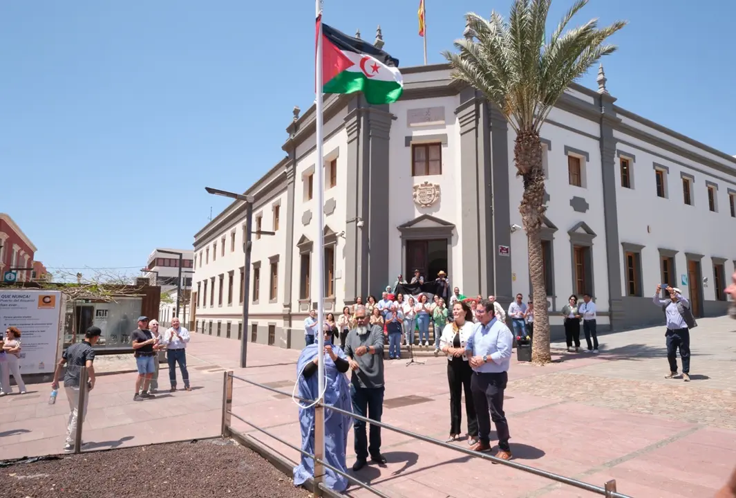 Acto de la comunidad saharaui en el Cabildo.