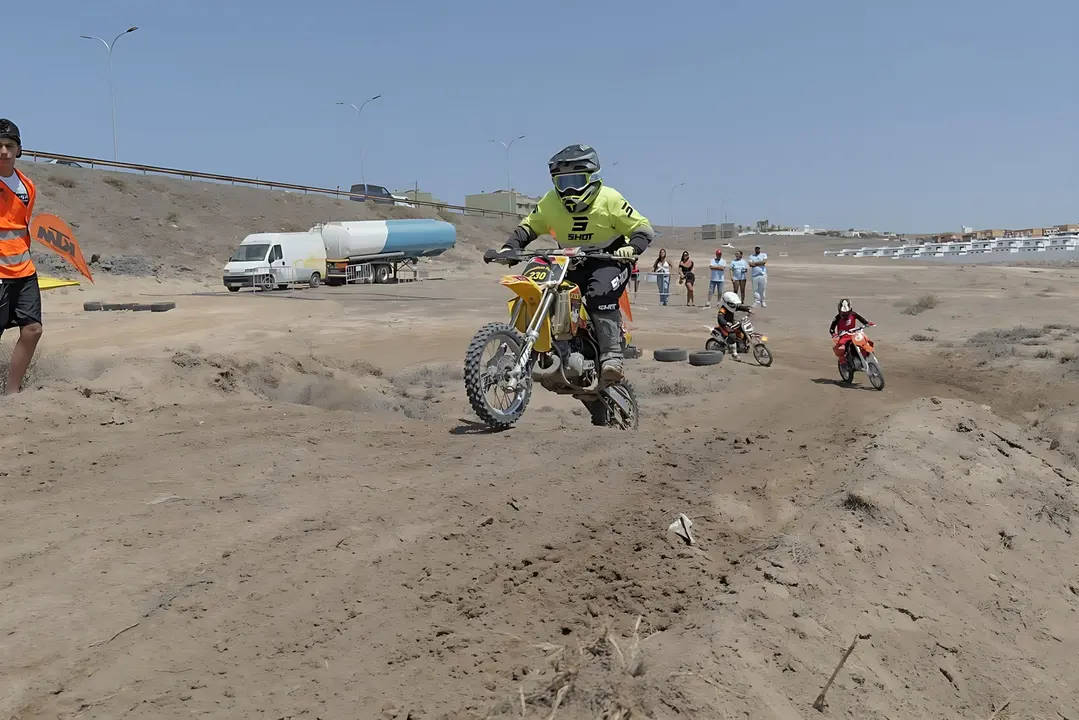 Motocross en Sol y Luna 2025.