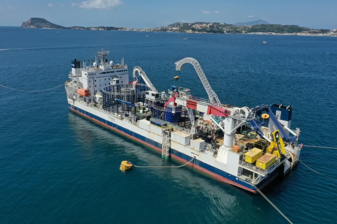 El Buque Cable Enterprise conectará los sistemas eléctricos de La Gomera y Tenerife.