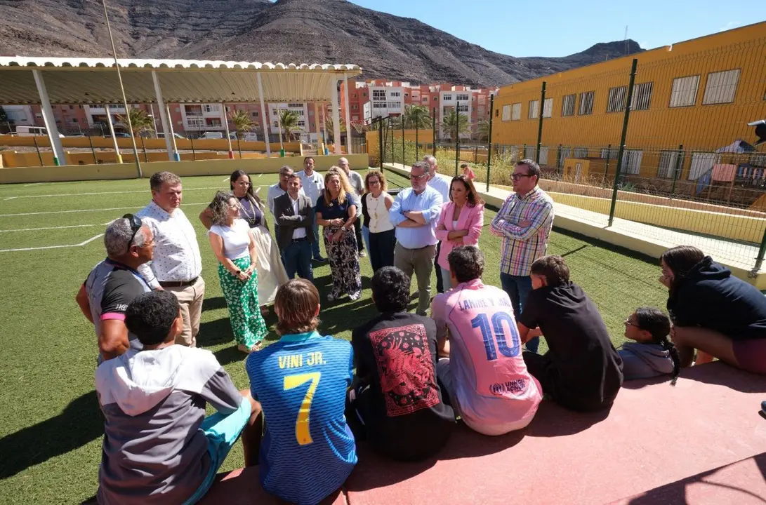 Imagen de la visita al CIFP Morro Jable, difundida por la consejera de Empleo.