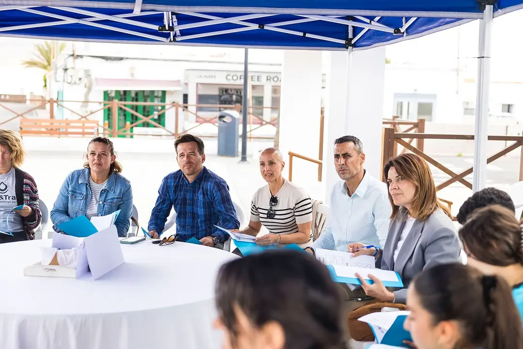 Los problemas del Aula en Clave fueron tratados en encuentro entre familias, educadores y alumnado de La Oliva.