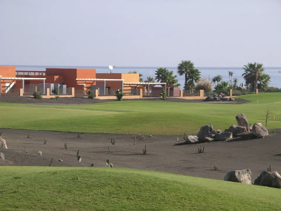 Villas de Salinas Golf en subasta.