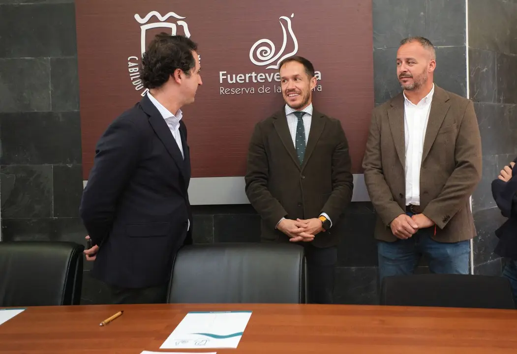 Encuentro Gobierno  Cabildo para firmar las obras del Complejo Ambiental de Zurita.