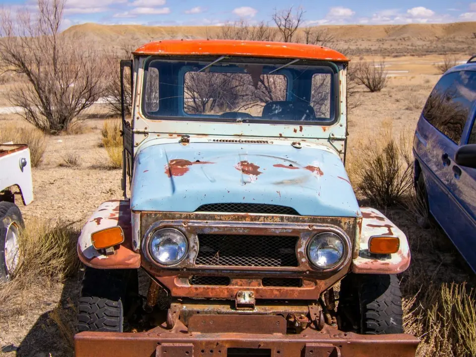 Veh&iacute;culo abandonado, en una imagen sin relaci&oacute;n con la noticia (Foto de Get Lost Mike).