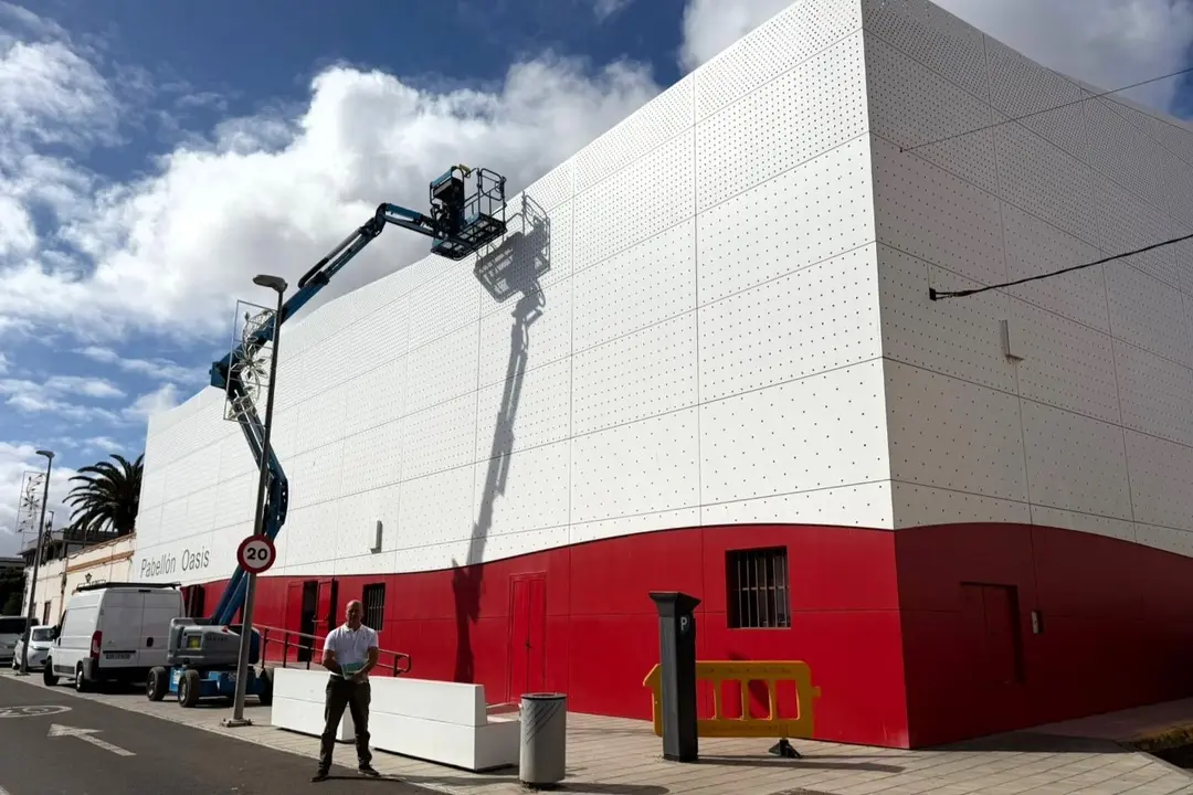 Labores de impermeabilizaci&oacute;n en el Pabell&oacute;n Oasis.