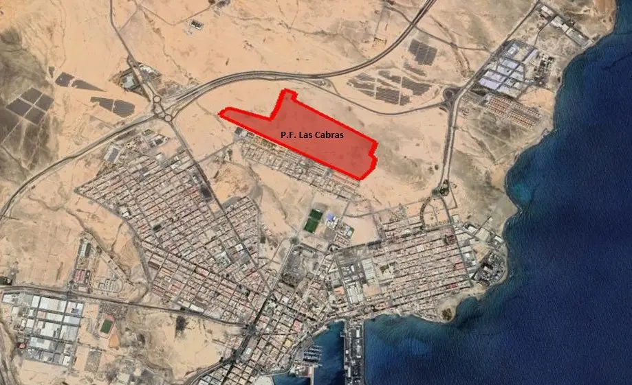 Localizaci&oacute;n del parque solar Las Cabras, pegado al barrio de Majada Marcial.