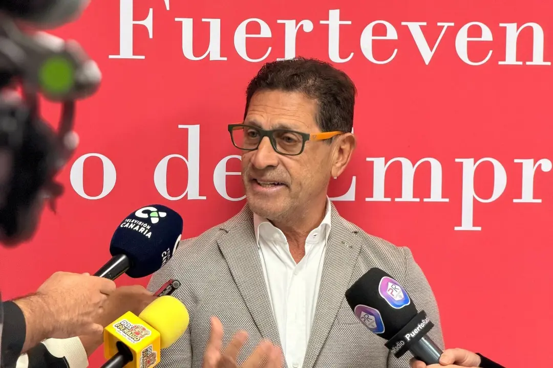 El presidente de la Comisi&oacute;n de Econom&iacute;a de la C&aacute;mara de Comercio de Fuerteventura, Juan Tom&aacute;s Figueroa Ben&iacute;tez, fue el encargado de presentar el ICE.