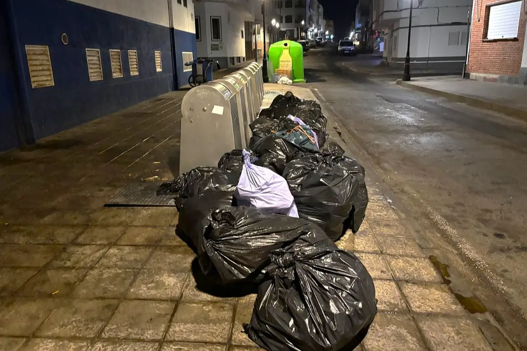 Mal uso de los residuos en Corralejo. 