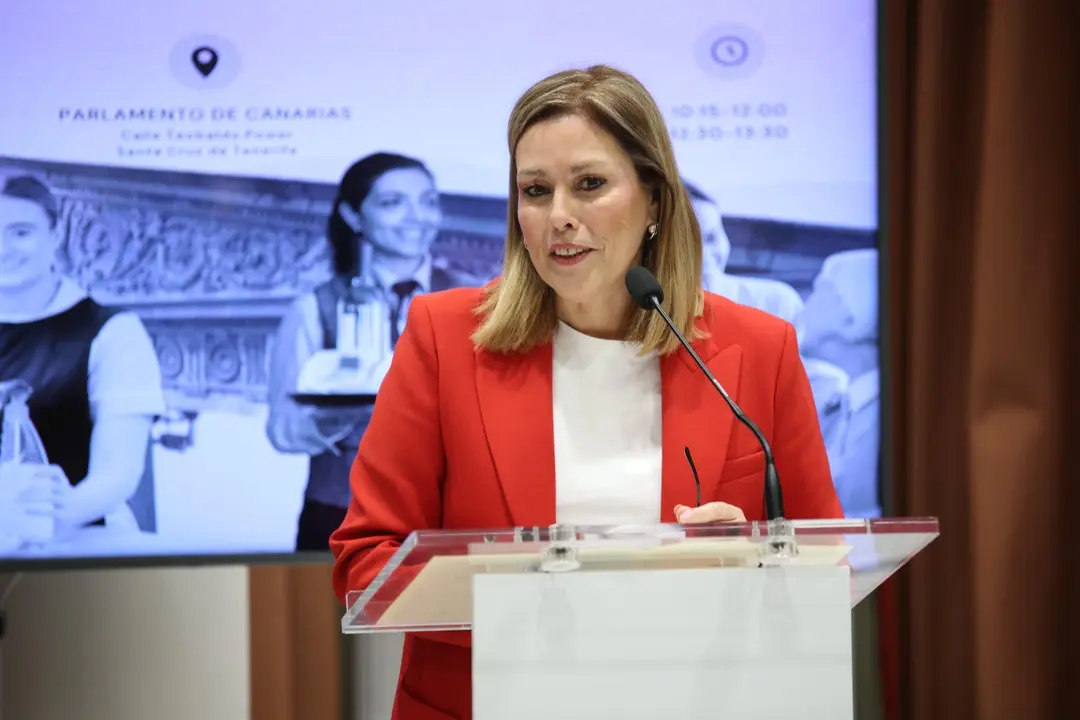 Astrid P&eacute;rez, en la jornada del Parlamento dedicada a las mujeres trabajadoras.