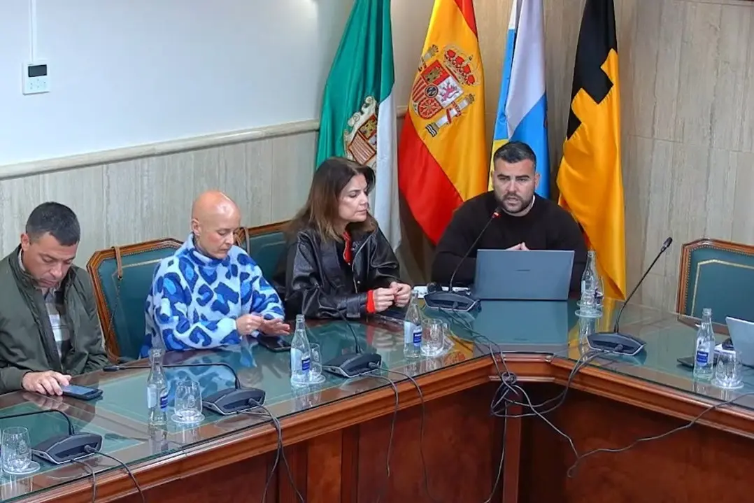 Pleno extraordinario en el Ayuntamiento de La Oliva, el 4 de marzo de 2026, dedicado a Recaudaci&oacute;n, Limpieza y colegios.