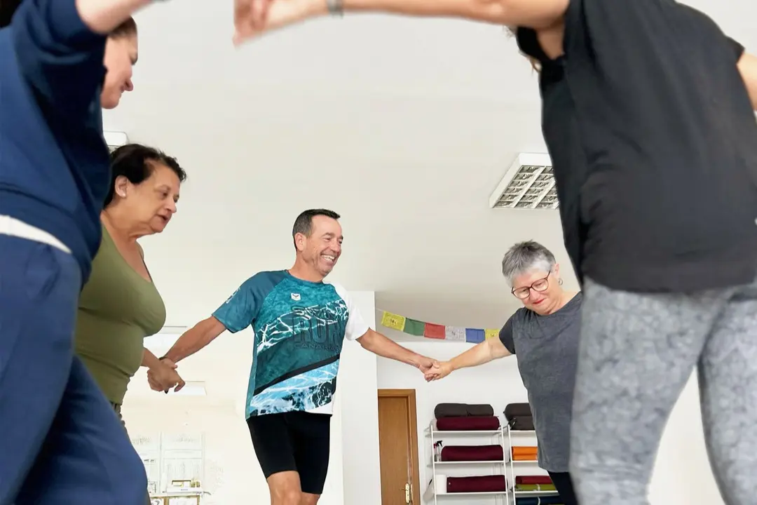 Sesiones grupales del proyecto Salud y Bienestar, de Ananda Yoga.