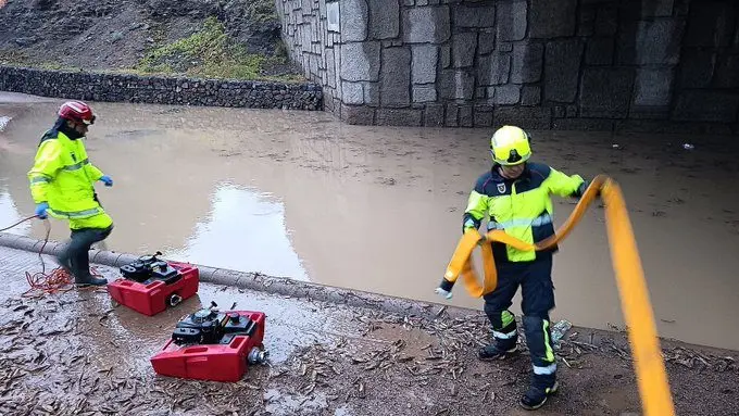 Aliviadero de la Presa de Ayagaures, en una imagen de Alertas y Emergencias en Canarias.