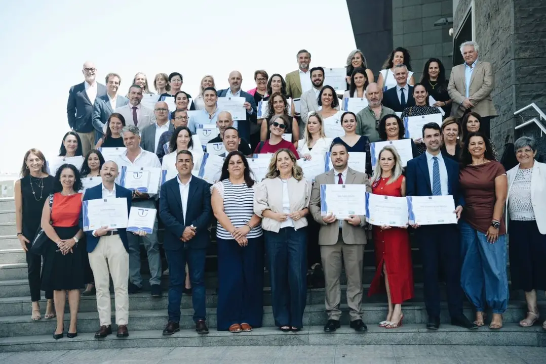 Foto de grupo tras la entrega de los SICTED.