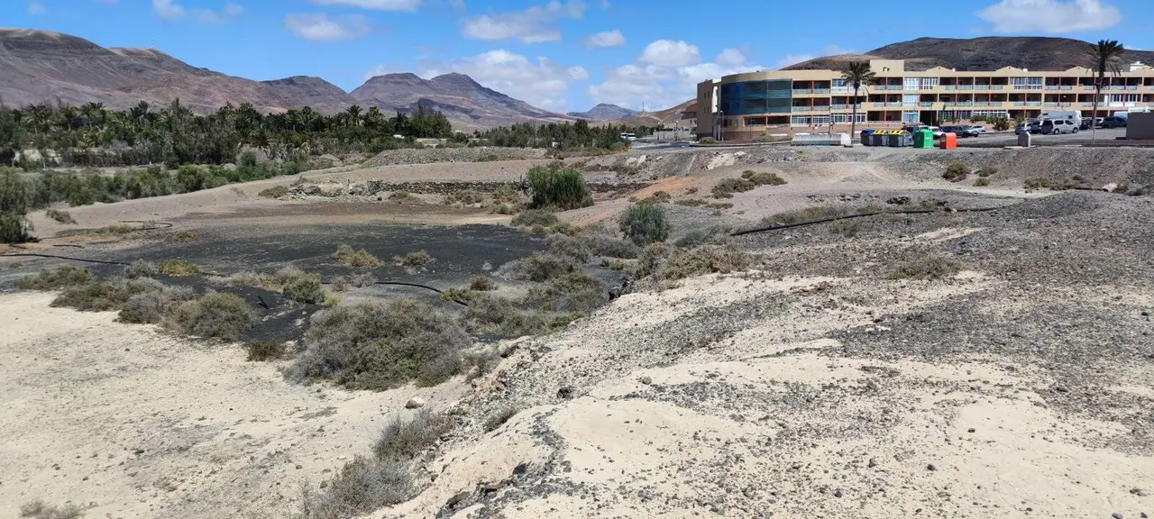 Solar destinado a albergar el futuro CAE de La Lajita.