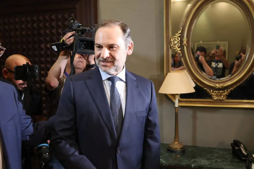 Jos&eacute; Luis &Aacute;balos, en el Parlamento de Canarias, antes de su comparencia en mayo de 2025.