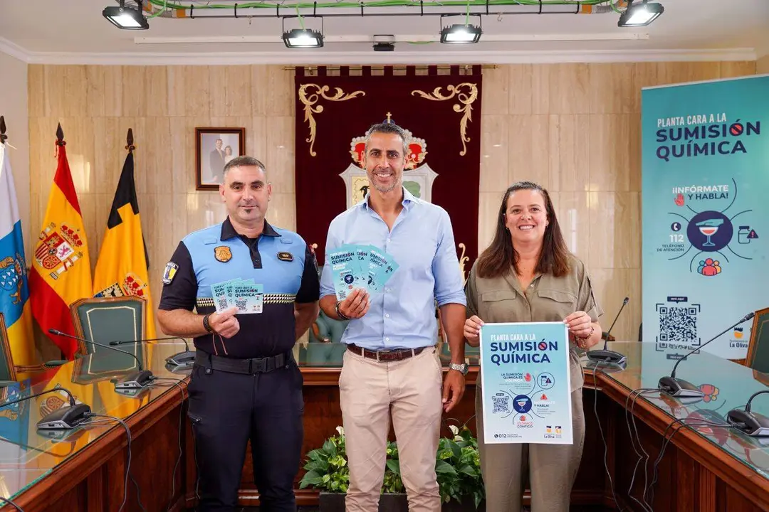 Presentaci&oacute;n de la campa&ntilde;a contra la sumisi&oacute;n qu&iacute;mica en La Oliva.