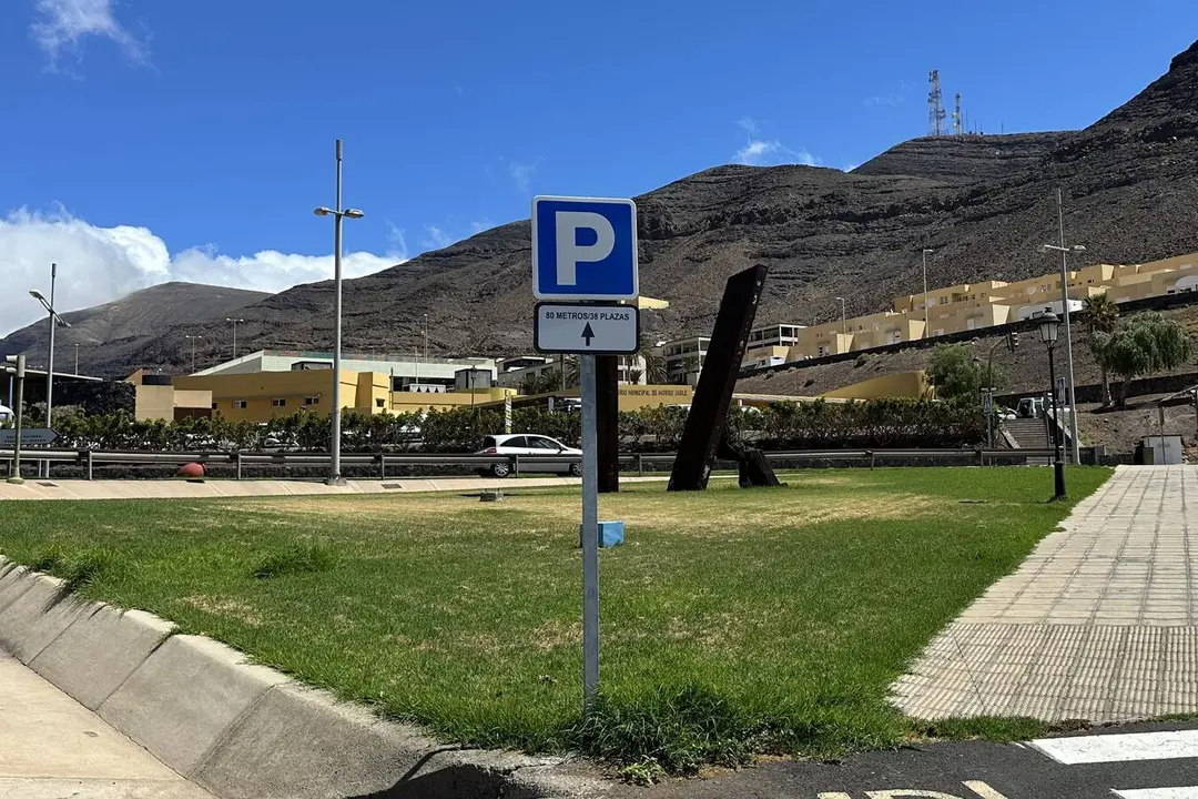 Nueva se&ntilde;al&eacute;tica de aparcamientos en Morro Jable.