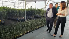Visita a los cultivos del Cabildo en la Granja de Pozo Negro.