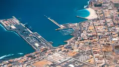 Imagen aéra de Puerto del Rosario y el muelle