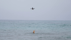 Simulacro de rescate con dron en las Grandes Playas de Corralejo.
