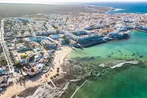 Imagen aérea de la localidad turística de Corralejo.