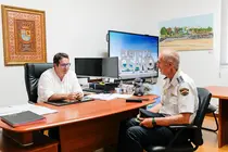Reunión con la Policía Nacional en la Alcaldía de la capital.