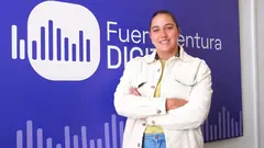 Ana de Leon, en el estudio de Fuerteventura Digital