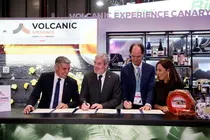 Firma del convenio entre el Gobierno de Canarias, y Fred. Olsen Express en Fitur.