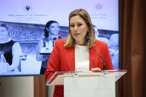 Astrid P&eacute;rez, en la jornada del Parlamento dedicada a las mujeres trabajadoras.