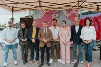 Presentaci&oacute;n del Fit Experience Fest 2026, con la presencia del alcalde de Santa Cruz, Jos&eacute; Manuel Berm&uacute;dez, en el centro de la imagen.