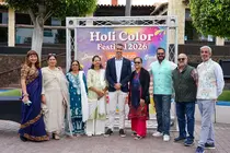 Presentaci&oacute;n en Corralejo del Holi Colour Festival 2026.