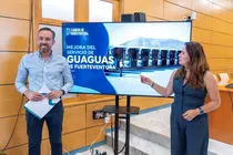 La presidenta Lola Garc&iacute;a y el consejero Luis Gonz&aacute;lez presentan las novedades del servicio de guaguas.