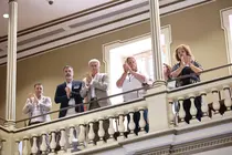 Los ayuntamientos de La Oliva y P&aacute;jara acudieron al debate de la Ley Ley de Municipios Tur&iacute;sticos en el Parlamento.