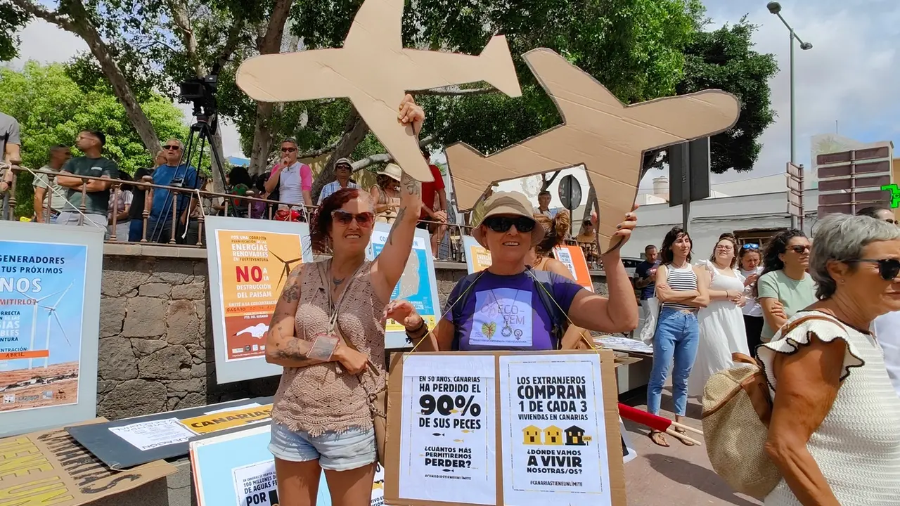 Manifestación del  20A en Fuerteventura (12)