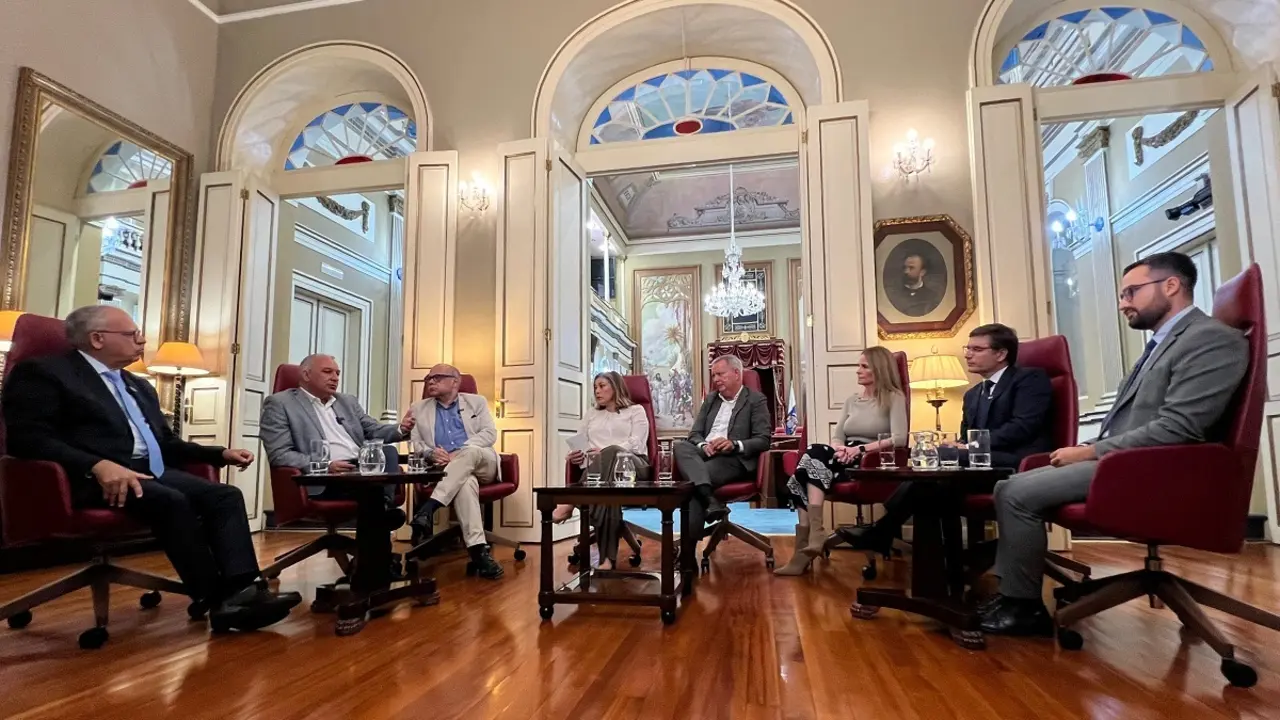 Parlamento Abierto, primer vídeo podcast.