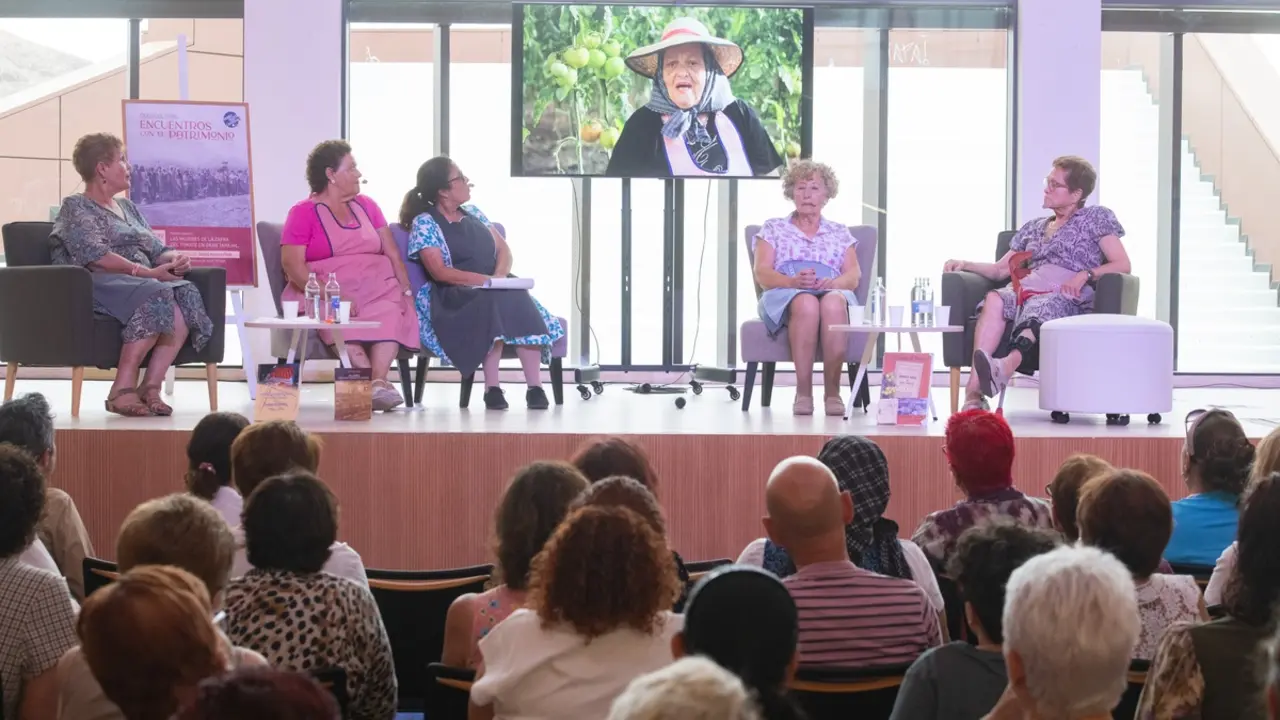 Reencuentro de las mujeres del tomate en Gran Tarajal.
