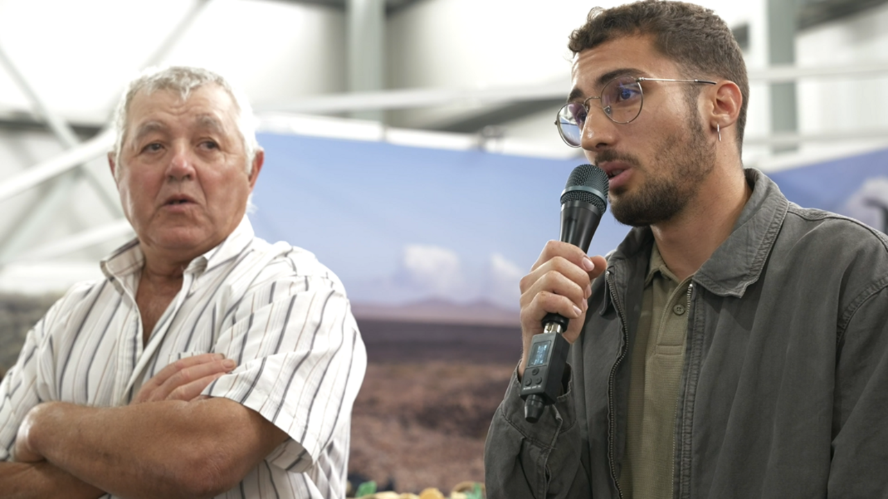 Javier Cerdeña, autor de Las apañadas en la Costa de Puerto del Rosario.
