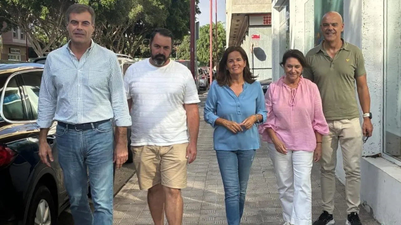 El grupo del PP en Puerto del Rosario, incluido Miguel Rastrero (electo por Vox).
