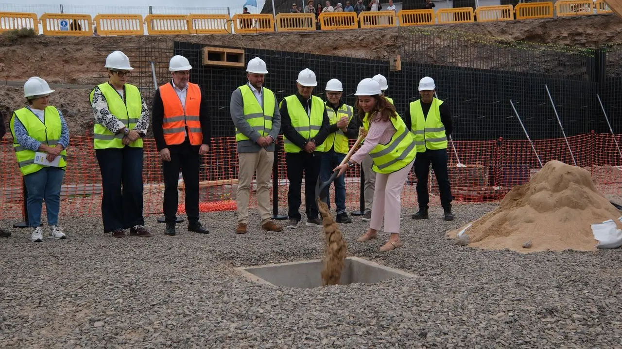 Acto institucional en la futura a Residencia de Gran Tarajal (2)