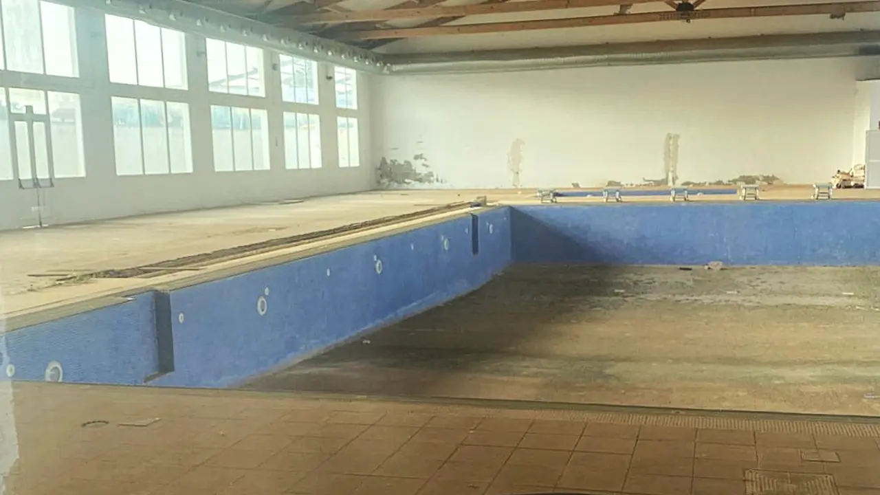 Estado de la Piscina Municipal de Antigua.