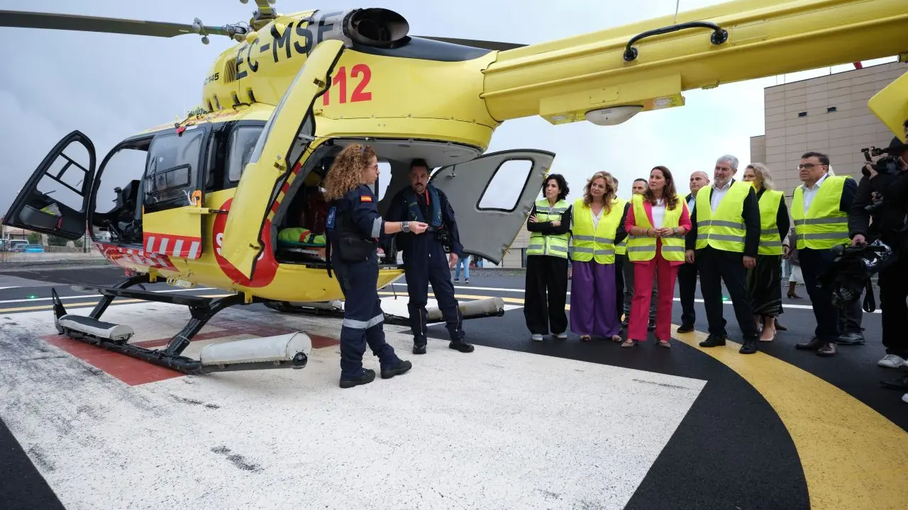 Primer vuelo oficial del helic&oacute;ptero medicalizado desde la base en&nbsp;Fuerteventura.