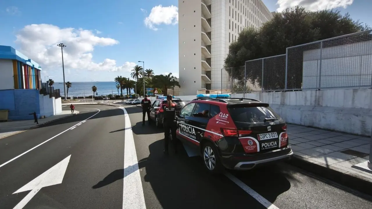 Dispositivo de la Polic&iacute;a Canaria en el Complejo Hospitalario Universitario Insular-Materno Infantil.