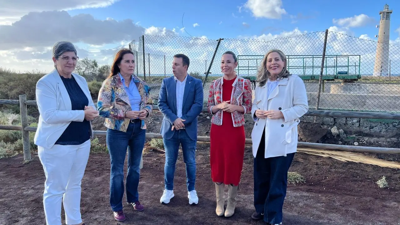 Lola Garc&iacute;a, Alejandro Jorge, J&eacute;ssica de Le&oacute;n, Marlene Figueroa y Tina da Silva, en el Saladar de Jand&iacute;a.
